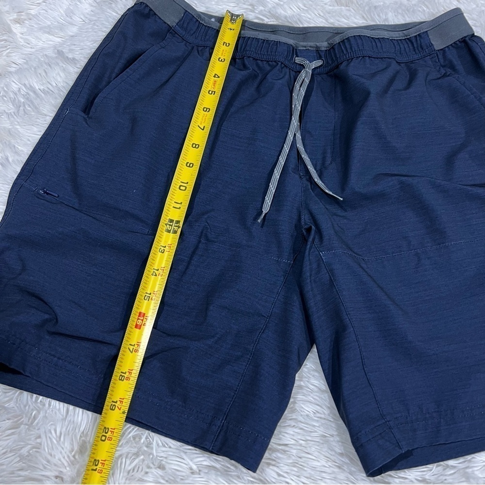 Columbia Omni shield Twisted Creek Mens Dark Blue shorts Large - Picture 7 of 15